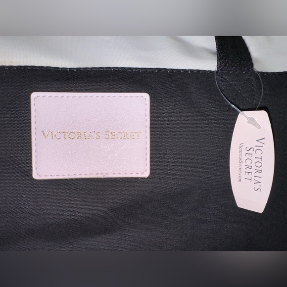 NWT Victoria’s Secret Weekender Gym Bag - Picture 11 of 11